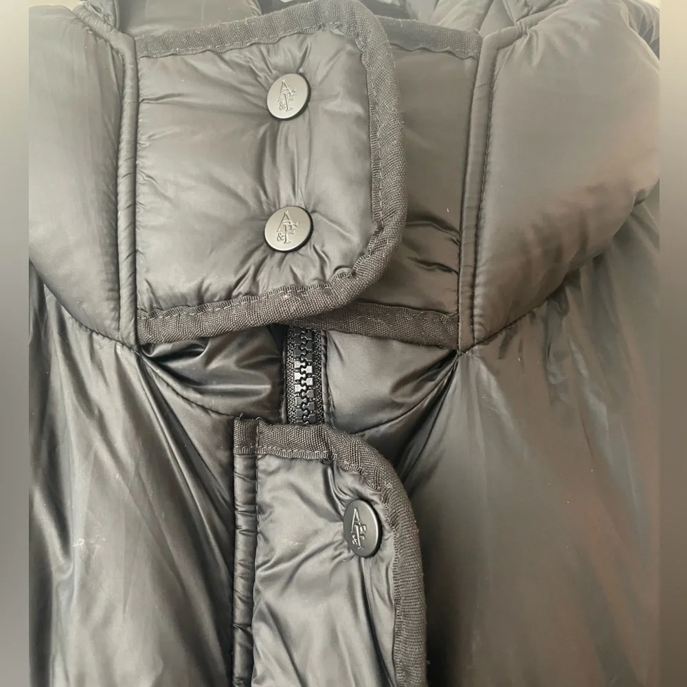 🥶 Abercrombie & Fitch Black Puffer Jacket ❄️ - Picture 6 of 15